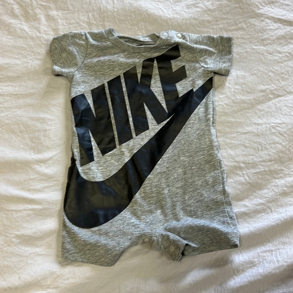 ‎Nike